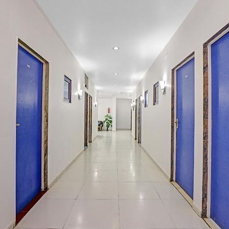 Hotel Velvet Rajkot Esterno foto