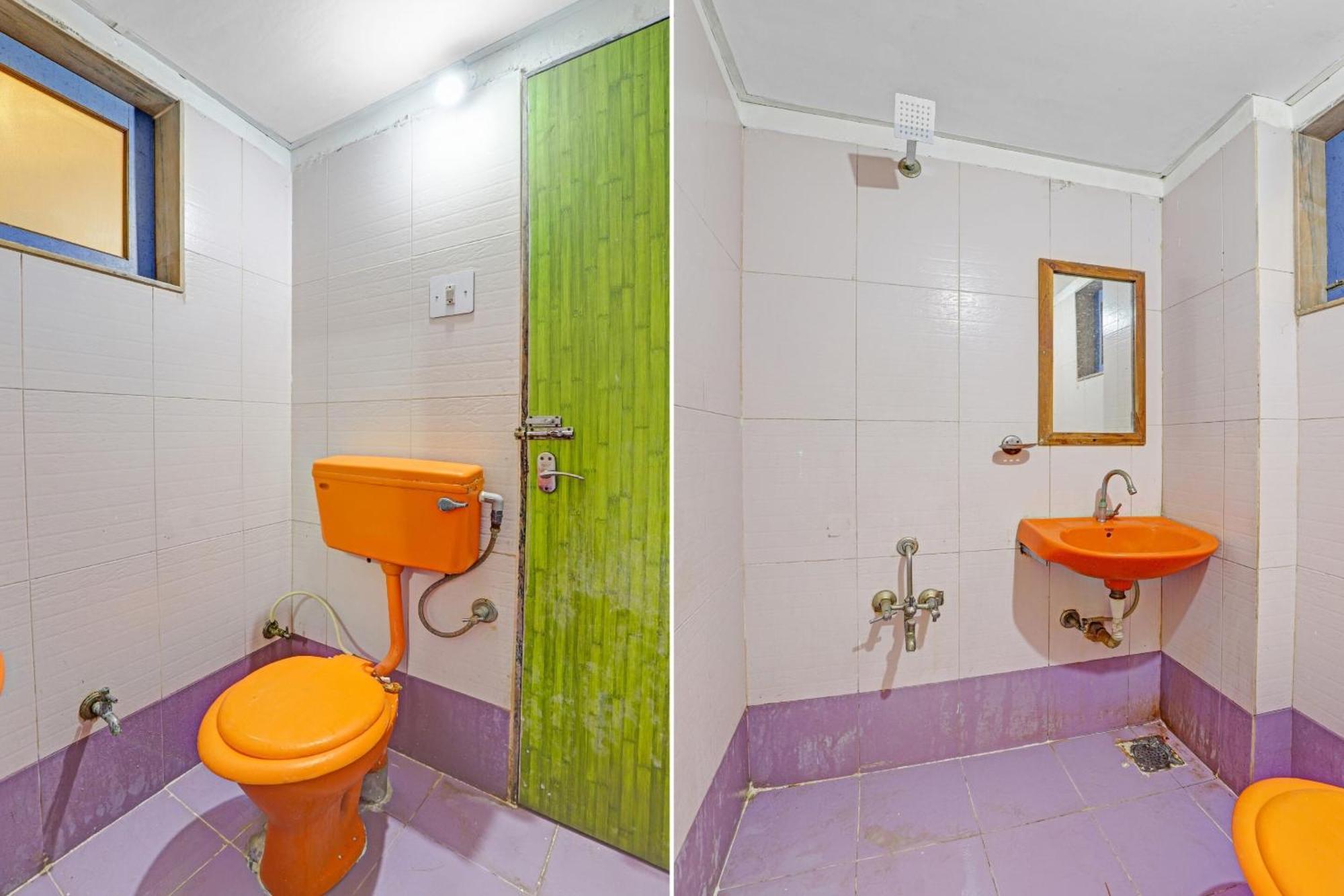 Hotel Velvet Rajkot Esterno foto