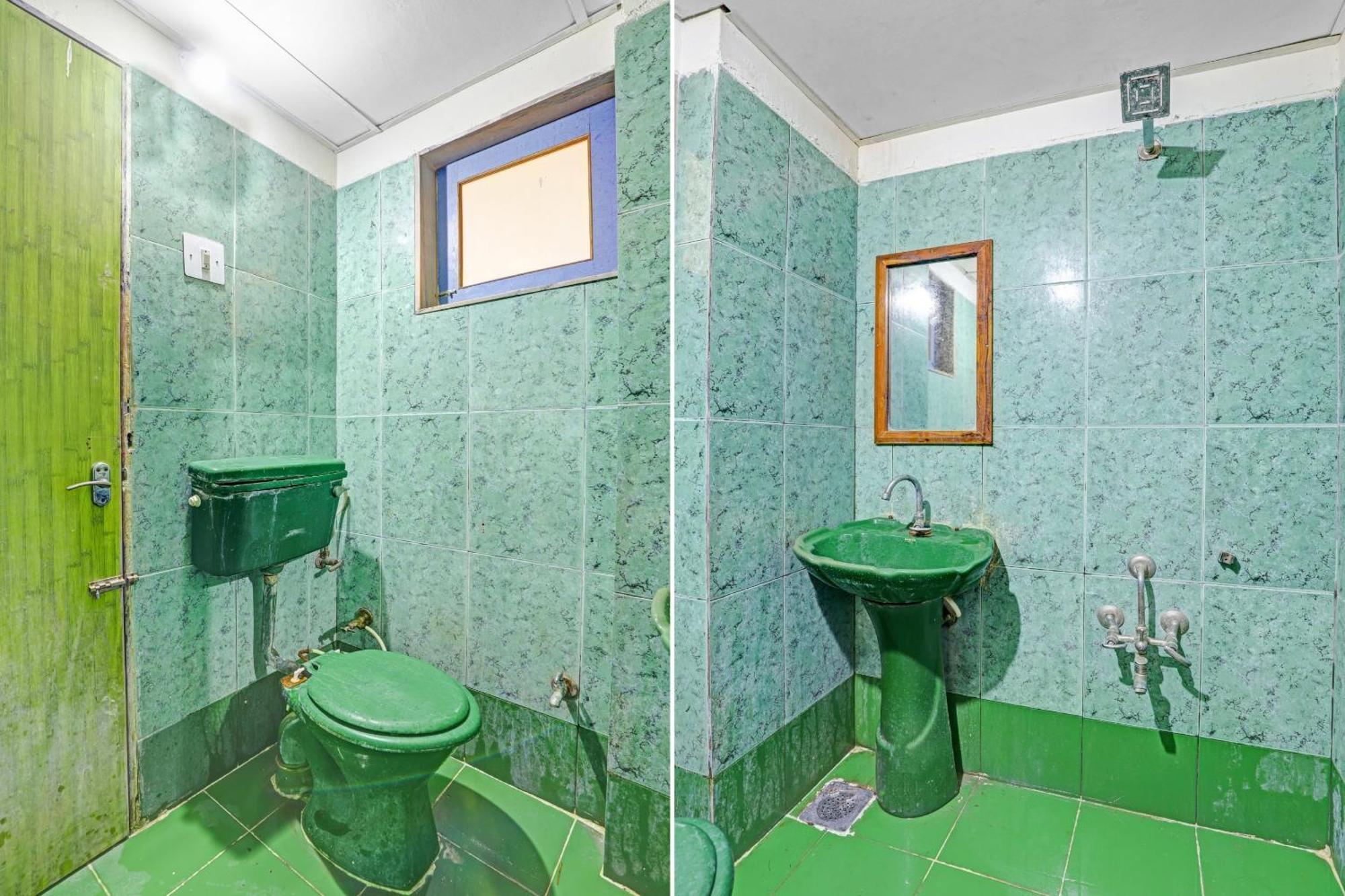 Hotel Velvet Rajkot Esterno foto